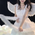 Pikkukuva 4 / 5: Luminous White Feather Stage Wings - Swallow Shape, Keskikokoinen (80*40cm), Kolmiosainen set