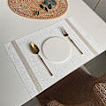 Miniatyrbilde 4 av 5: Sett med 8 stk Vinyl og Polyester Spisebrikker, 45x30cm (1 stk for hver farge)