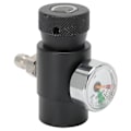 Pikkukuva 7 / 8: Säädettävä CO2-täyttöadapteriventtiili 8 mm:n urosliittimellä ASA 3000 psi:n painemittarilla, musta
