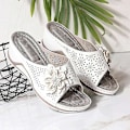 Miniatyrbilde 4 av 5: Ortopediske sandaler for kvinner med buesupport og hul kileblomstdesign39 Rosa
