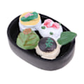 Pikkukuva 3 / 3: Onigiri 1:12-koon nukkekodin tarvikkeisiin, miniatyyrikeittiön ruokakoriste