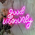 Miniatyrbild 1 av 4: Rosa Neon-skylt Good Vibes LED Väggdekor för Sovrumsbelysning