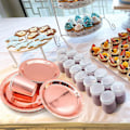 Miniatyrbild 5 av 5: 97 st Roséguld Party Servis, 24 Gäster Folie Papperstallrikar Muggar Servetter Sugrör, Party Tillbehör Engångs Roséguld Party Servis Porslin