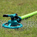 Miniatyrbillede 2 af 5: Havevander Automatisk 360 Graders Rotation Plast Nem Slangetilslutning Vandingsspreder til Hjemmet