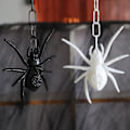 Miniatyrbilde 1 av 4: Små Realistiske Plast Edderkopp Leke - Morsomme Halloween Spøk Props og Dekorasjoner