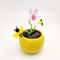 Miniatyrbild 3 av 5: 3 st Solcells-drivna Dansande Blomsterbi-leksaker Animerade Bilinstrumentbräda Kontorsbord Dekoration