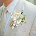 Miniatyrbilde 4 av 8: Brud og brudgom knapphullsblomst brudepike og forlover corsage rose knapphullsblomst