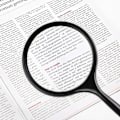 Pikkukuva 4 / 5: Musta käsikäyttöinen luku-suurennuslasi 2,5x seniorille ja lapsille