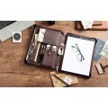 Miniatyrbillede 2 af 5: Personlig A4 dokumentholder, A4 læder dokumentholder med lynlås, notesblokholder, foldeorganisator, mørkebrun, gave til mænd