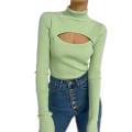 Miniatyrbilde 1 av 3: Ensfarget strikket genser for kvinner - lysegrønn, langermet, turtleneck - høst-/vintermote (størrelse L)