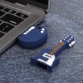 Miniatyrbild 6 av 8: Memory Storage Stick USB Drive Laptop Tillbehör PVC-gitarr formad för Vista / OS X / Linux(32G)