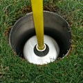 Pikkukuva 8 / 8: Golf-reiän kuppi puttausharjoittelutarvike pihalle, puutarhaan ja takapihalle