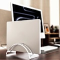 Miniatyrbillede 3 af 5: Vertikal Laptop Stand Skrivebordsholder Høj Stabilitet Stærk Bæreevne Akryl Skrivebordsstander Personlig Computerholder