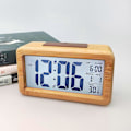 Miniatyrbild 4 av 5: Digital Väckarklocka, Träväckarklocka med Stor LCD-bakgrundsbelyst Display, Temperatur, Snooze-funktion, Ljussensor, 3 AAA Batteridriven