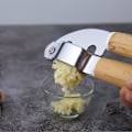 Miniatyrbillede 3 af 5: Rustfri hvidløgspresse i rustfrit stål med anti-skrid håndtag