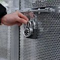 Pikkukuva 5 / 5: Master Lock -yhdistelmälukitus kaappiin, 1 kpl, Sekalaiset värit