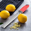 Miniatyrbillede 4 af 5: Citronskræller og ostehøvl i rustfrit stål Frugt- og grøntsagshøvl (# 2-rød)