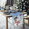 Miniatyrbilde 4 av 4: Julebordløper med snømann, snødekte furutrær, fugl, blå vinterbordløper (33 x 183 cm).