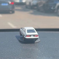 Miniatyrbillede 4 af 5: Roterende Driftende Bilmodel Zinklegering Dekorativ Ideel Gave Bilinteriørindretning
