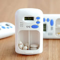 Miniatyrbild 3 av 3: Smart pillerpåminnelse med timer och larm - Bärbar elektronisk pillerbox med 2 fack