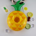 Pikkukuva 4 / 5: Puhallettava ananas-allasjuomapidike kelluke - hauska allasjuhlatarvike