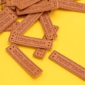 Miniatyrbild 3 av 5: Handgjorda läderlappar - Bruna (100 st) | Rektangulära | Kläder & Stickade accessoarer