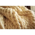 Miniatyrbillede 2 af 3: Tyk Merino Uld Tæppe - Boho Hjemmeindretning - 100x100cm Beige