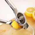Miniatyrbillede 5 af 5: Stor Ultra Holdbar Manuel Citronpresser 2 Dele Premium Rustfrit Stål Bred Stærk Design