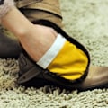 Pikkukuva 4 / 5: Shoeshine 2 kpl Plushi Kangas Kenkien Puhdistus- ja Kiillotus-Hanskat Nahkatuotteiden Hoitoväline Nahka puhdistaja (Satunnainen Väri)