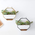Pikkukuva 4 / 4: Kultainen geometrinen keraaminen set seinälle, työpöydälle ja meheville ruukkujen kansille