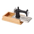 Pikkukuva 3 / 8: Nukkekodin miniatyyriompelukone Vintage-tyyli Elävä 1/12 Nukkekodin ompelukone Malli koristeluun Puun väri