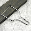 Miniatyrbilde 2 av 3: Skjær ost raskt og enkelt med holdbare ostehøveler i rustfritt stål