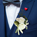 Miniatyrbilde 6 av 8: Brud og brudgom knapphullsblomst brudepike og forlover corsage rose knapphullsblomst