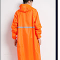Miniatyrbillede 3 af 5: Lang regnfrakke fortykket reflekterende regnfrakke genanvendelig poncho vandtæt stilfuld lang regnjakke til udendørs orange XL