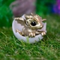 Miniatyrbild 3 av 5: Nyfödd drake i ägg, Söt liten drakfigur, Kläckande drake, 3D Mini Art Drakstaty Skrivbordsdekorationer för fantasyentusiaster, Samlare
