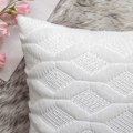 Pikkukuva 3 / 5: 2-osainen tyynynpäällinen, pehmeää plyysivillaa ja mokkaa, timanttikuvio molemmin puolin, 30x50cm, valkoinen