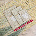 Miniatyrbillede 4 af 5: Hvide 20 stk. jute poser med snøre og hjerte mønster til smykker gave bryllup dåb fødselsdag jul 10 x 14 cm