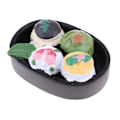 Pikkukuva 2 / 3: Onigiri 1:12-koon nukkekodin tarvikkeisiin, miniatyyrikeittiön ruokakoriste