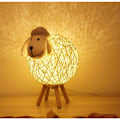 Miniatyrbillede 5 af 5: Rattan Fåresenglampe - Sød Natlampe til Børn - Soveværelse, Børneværelse, Stue - USB-kontakt - Lille