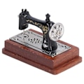 Pikkukuva 2 / 8: Nukkekodin ompelukone 1:12 Miniatyyri Retro Nukkekodin ompelukone Koti Elämä Kohtaus Lahja Nukkekoti Koriste