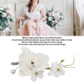 Miniatyrbilde 6 av 7: Elegant kunstig hvit bryllupsboutonniere for menn (5 stk)