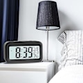 Miniatyrbild 5 av 5: LCD Digital Väckarklocka, Reseväckarklocka med Datum och Temperatur Snooze-funktion, Tick-fri Digital Klocka för Sovrum, Hemmakontor
