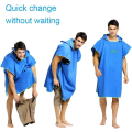 Pikkukuva 3 / 5: Quick Dry -hupullinen ponchopyyhe - tummansininen, kevyt, mikrokuituinen - ihanteellinen surffaukseen, uintiin ja rantaharrastuksiin - Unisex koko aikuisille
