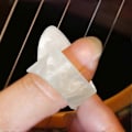 Miniatyrbild 4 av 5: 4 Stycken Tumme Finger Gitarrplektrum Celluloid Mediator Tumplektrum För Akustisk Elektrisk Gitarr Tjock