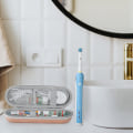 Pikkukuva 5 / 5: Kannettava kultainen case Philips Sonicare -sähköhammasharjatarvikkeille