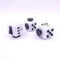 Miniatyrbild 2 av 5: Fidget Cube - Vit, Anti Stress Leksak för Barn och Vuxna, Ångestlindring, Dekompressionsleksak med 6 Lugnande Moduler
