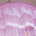Pikkukuva 8 / 8: Pyöreä katollinen pitsiprinsessatyylinen hyttysverho lapsen sänkyyn (vaaleanpunainen)