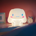 Miniatyrbillede 4 af 5: Cinnamoroll Mini Natlampe Sød Tegneserie Tryk Kontrol Øjne Beskyttelse Blød Belysning Silikone Børneværelse Lys