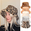 Miniatyrbild 3 av 5: Leopardmönstrad konstpäls vinterhinkhatt för kvinnor - Grå