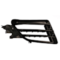 Pikkukuva 3 / 5: Oikea etusumuvalon kehys Sumuvalon ritilä Model S 1057851-00-J